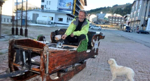 Uludağ'da kızakta mangal keyfi