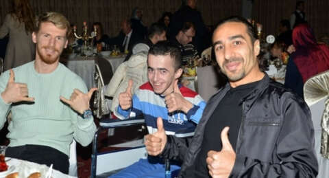 Bursasporlu futbolculardan engelli çocuklara destek