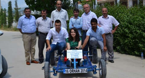 Yenişehir'de üniversite öğrencileri araba üretti