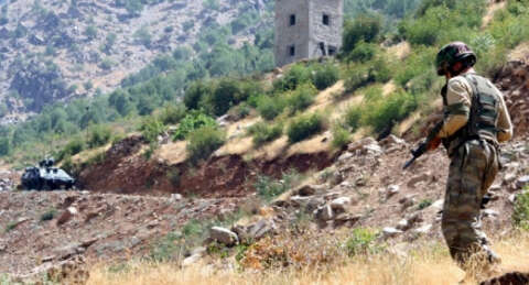 Van'da 1 teğmen şehit, 1 asker yaralı