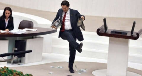 Aykan Erdemir'den Meclis'te ilginç protesto