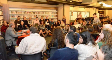 'Şiir ancak sevgiyle yazılır'