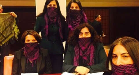 HDP'li milletvekillerinden puşili protesto