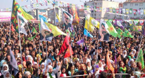 Bursa'da binlerce kişi Newroz'u kutladı