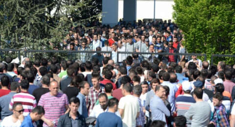 Akademisyenler işçi direnişine destek için Bursa'da