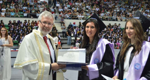 Uludağ Ünivesitesi'nde mezuniyet coşkusu