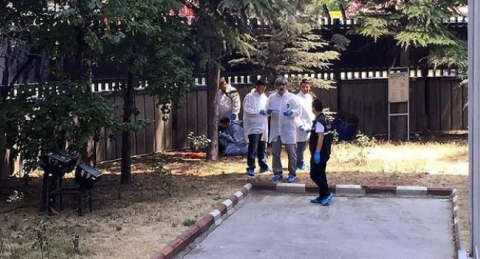 Star gazetesi bahçesine bombalı pankart