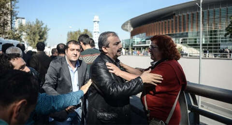 Sırrı Süreyya Önder: Biri zayıf üç patlama oldu