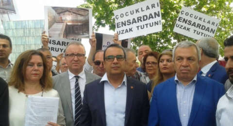 Karaca: Tarihi han Ensar Vakfı'na peşkeş çekildi