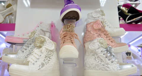 Gelin adaylarının tercihi spor ayakkabı