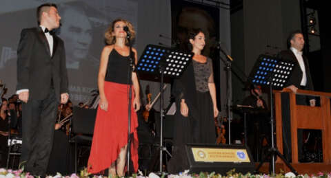 'Sarı Zeybek Sahne Kantat' büyük ilgi gördü