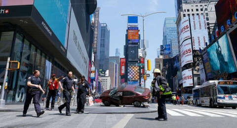 New York'ta otomobil dehşeti: 1 ölü, 19 yaralı