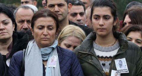 Türkan Elçi'den Yeni Akit paylaşımı