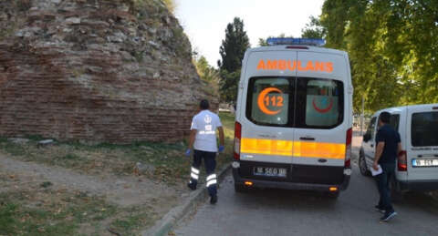 İznik'te kale surlarından düşen çocuk yaralandı