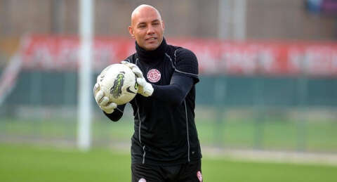 Eski futbolcu Ömer Çatkıç'a "ByLock" gözaltısı