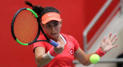 Milli tenisçi Ayla Aksu şampiyonluğu göğüsledi