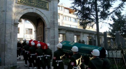 Süleyman Astsubay ve eşi toprağa verildi