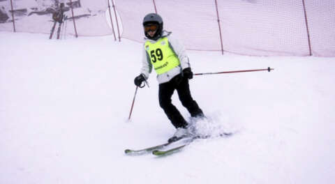 Uludağ'da kayak yarışları düzenlendi