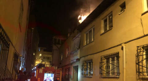 Bursa'da korkutan çatı yangını