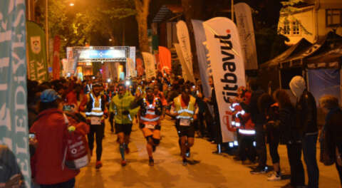 140 kilometrelik büyük maraton gece başladı