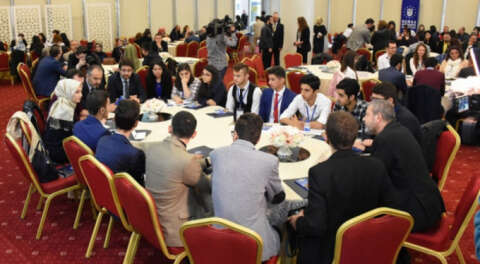 Bursa'da 'Gençlik Geleceğini Konuşuyor' çalıştayı