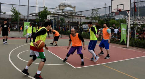 Bursa Sokak Basketbolu Turnuvası'yla renklendi