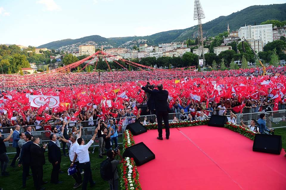 Muharrem İnce'nin Bursa mitinginden kareler