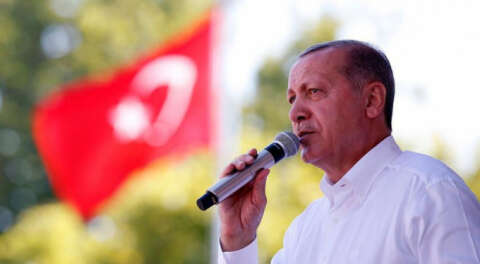 Erdoğan: Soygundan bahsediyor, haddini bil