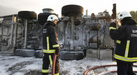 Bursa'da metil alkol yüklü tanker yandı