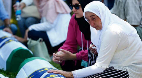 Srebrenitsa'da hüzün ve gözyaşı dinmiyor