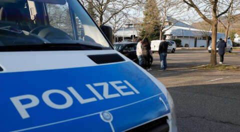 Almanya'da otobüste bıçaklı saldırı: 8 yaralı