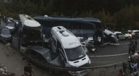 Bursa'da 31 araç birbirine girdi; 1 ölü 16 yaralı