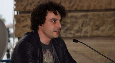 Özgür Mumcu da Cumhuriyet yazılarını kesti