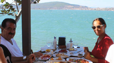 Tatlıses ve Avşar'ın Ayvalık buluşması