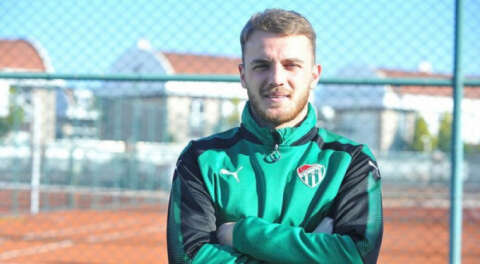 Bursaspor, Ertuğrul Ersoy'la sözleşmeyi uzattı