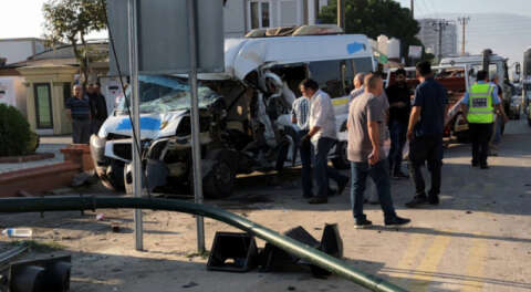 Bursa'da servis minibüsü kaza yaptı; 7 yaralı
