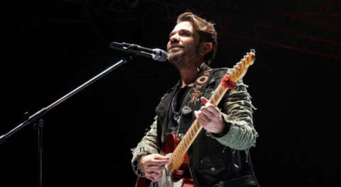 Kenan Doğulu'dan Bursa'da muhteşem konser