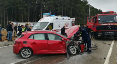 Bursa'da otomobille cip çarpıştı; 5 yaralı