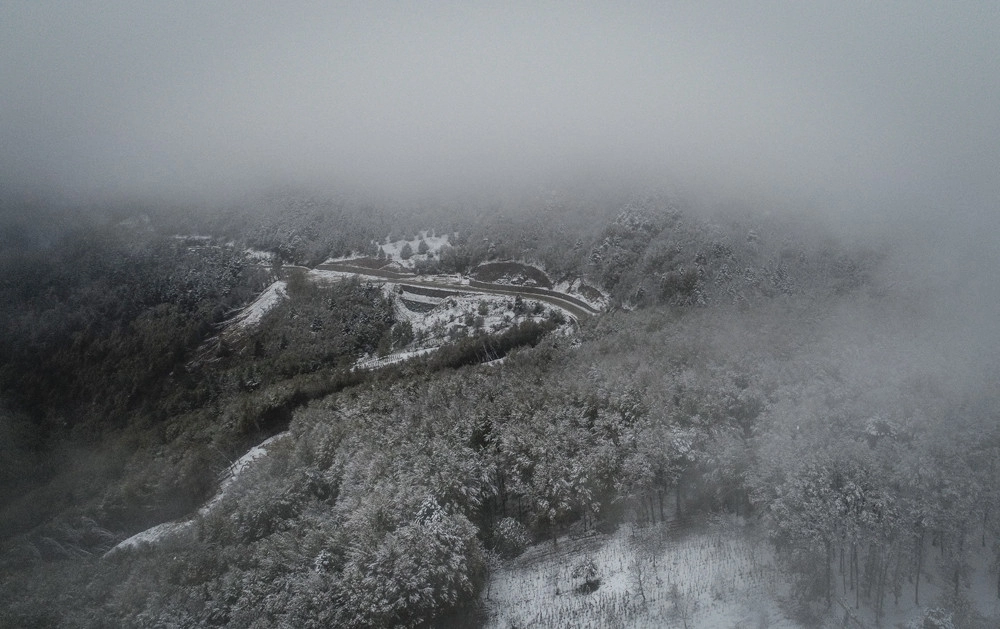 Uludağ beyaz gelinliğini giydi