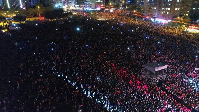 Bursa'da onbinler Cumhuriyet için buluştu