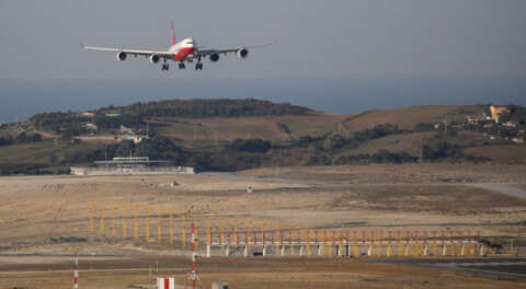Erdoğan'ın uçağı yeni havalimanına indi