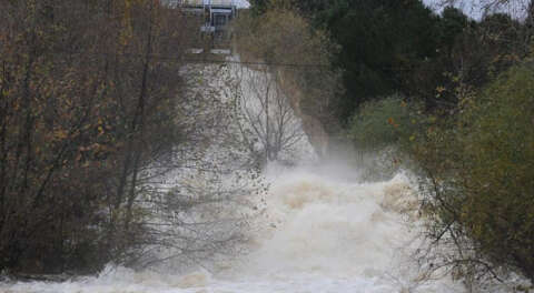 Yalova'da kuvvetli yağış taşkına neden oldu