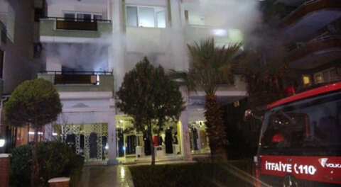 Bursa'da apartmanda yangın; 4 kişi hastanelik
