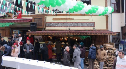 Bursa'da 'tahinli pide' yeme yarışması