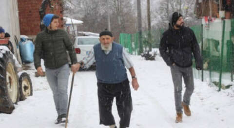 91 yaşında, karda kışta kısa kollu geziyor!