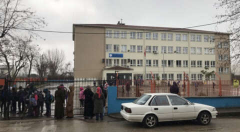 Bursa'da ortaokulda gıdadan zehirlenme