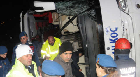 Yalova'da yolcu otobüsü devrildi; 12 yaralı