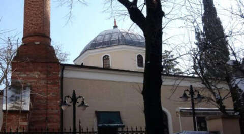Bursa'nın tarihi camisinde cübbe ve tesbih hırsızlığı