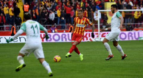 Bursaspor Kayseri'den 1 puanla dönüyor