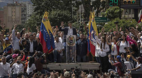 Venezuela'da muhalifler yeniden sokağa iniyor
